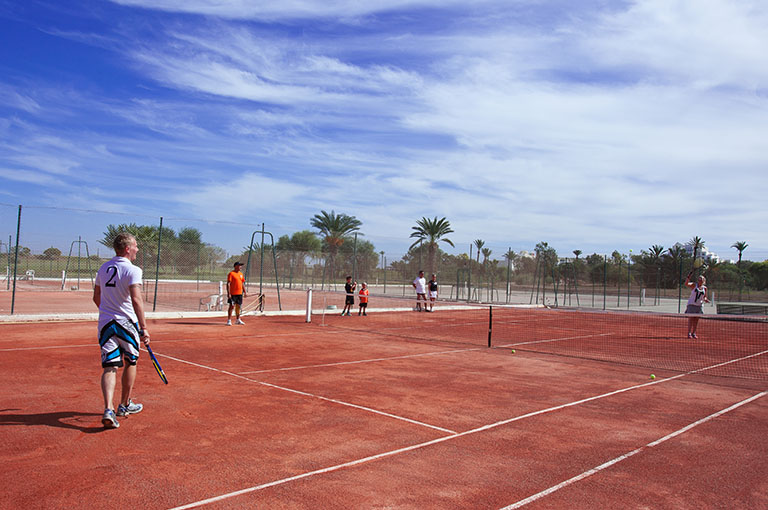 Terrain de Tennis Terre Battue