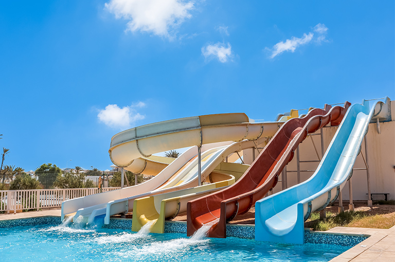 Piscine Toboggan