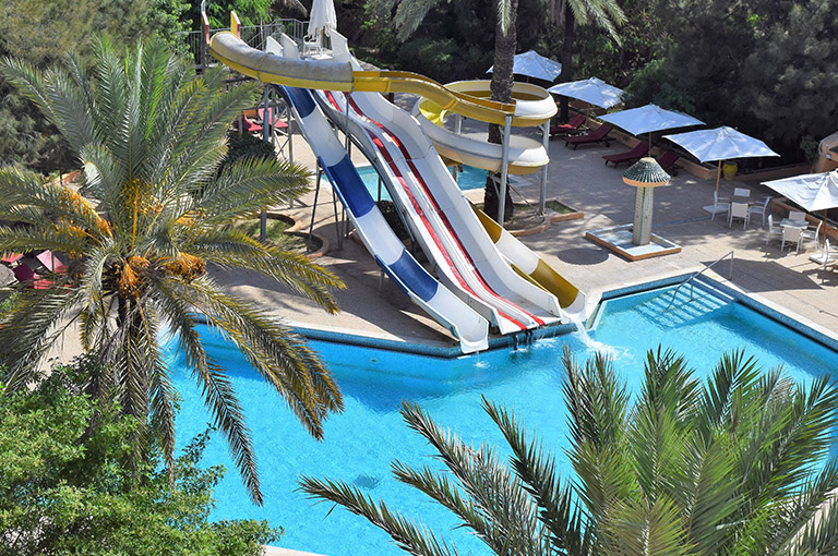 Piscine Toboggan