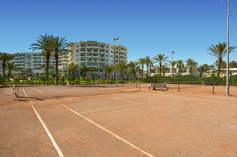 Terrain de tennis